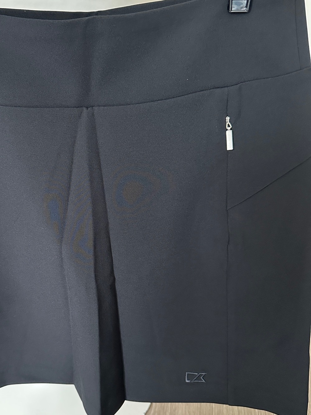 Cutter and Buck Golf Skirt. Black with Subtle Pleat and Zip Accent. Women’s M.